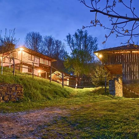 Villa Authentic House With Stunning Mountain View - Karashka à Apriltsi  Extérieur photo