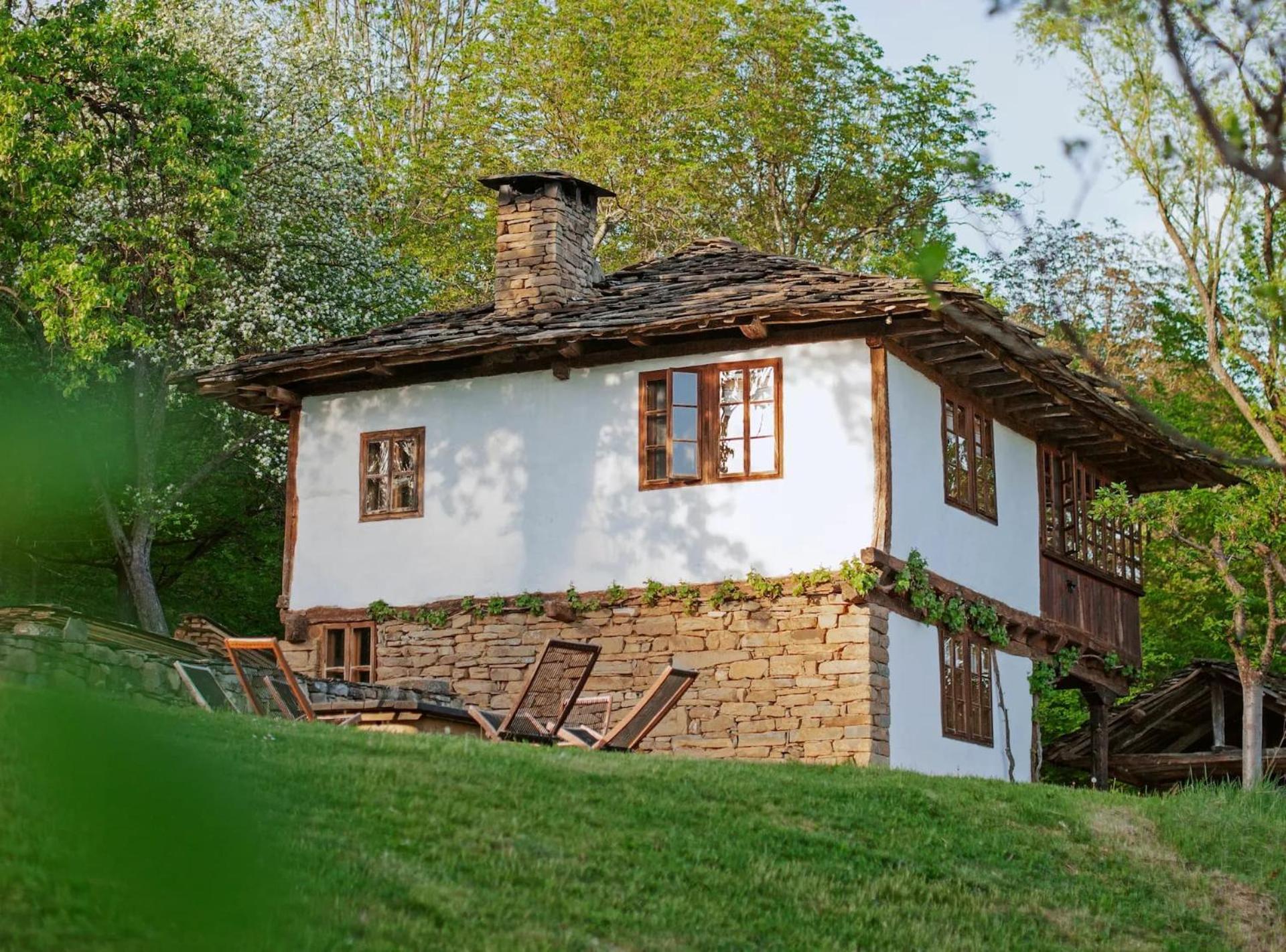 Villa Authentic House With Stunning Mountain View - Karashka à Apriltsi  Extérieur photo