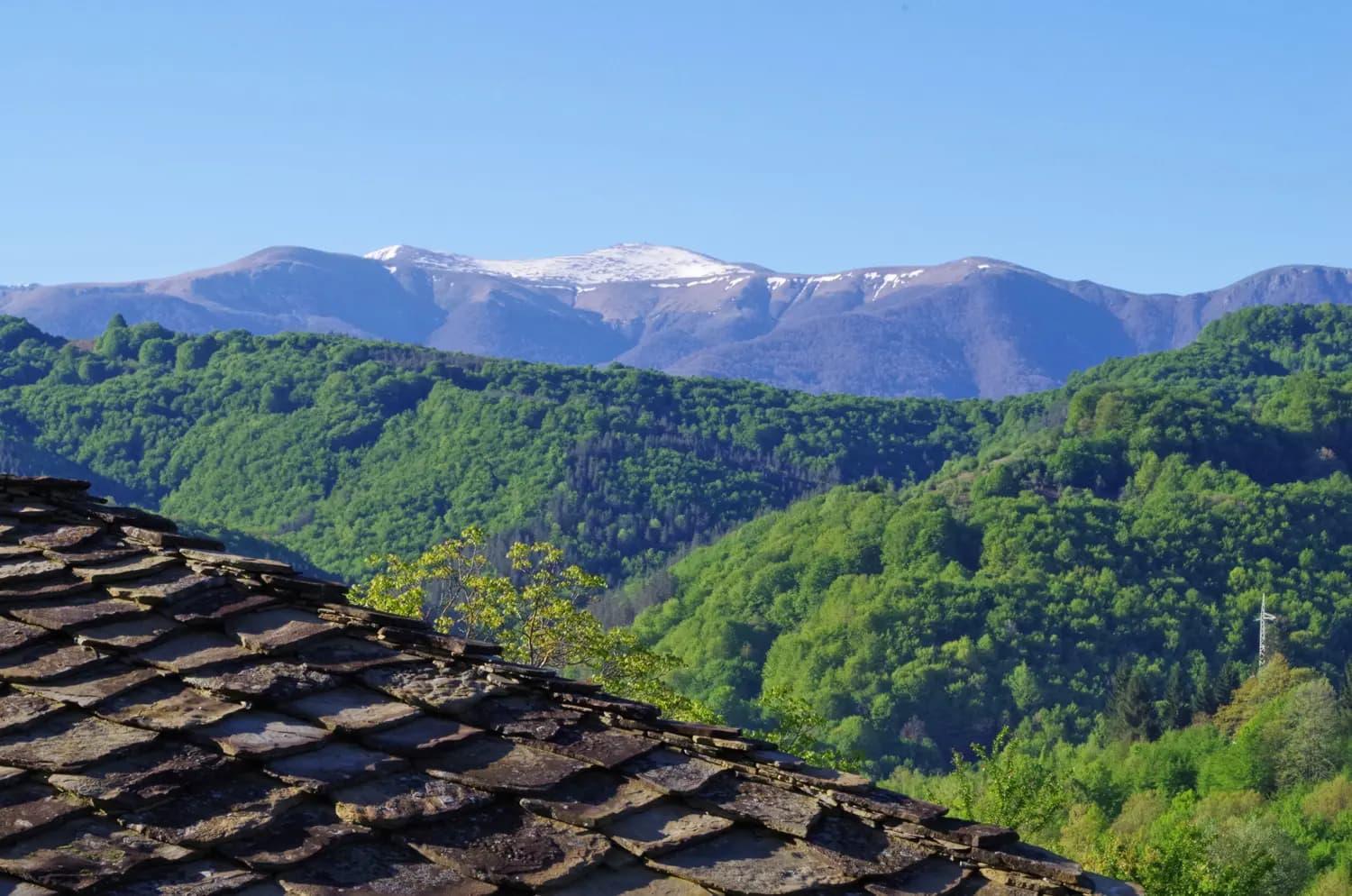 Villa Authentic House With Stunning Mountain View - Karashka à Apriltsi  Extérieur photo